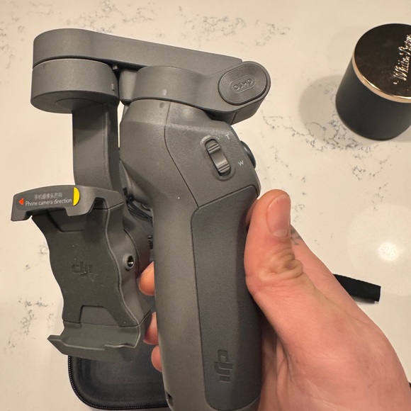 DJI Osmo Mobile 3 Gimbal Stabilizer - Gray - Picture 8 of 13